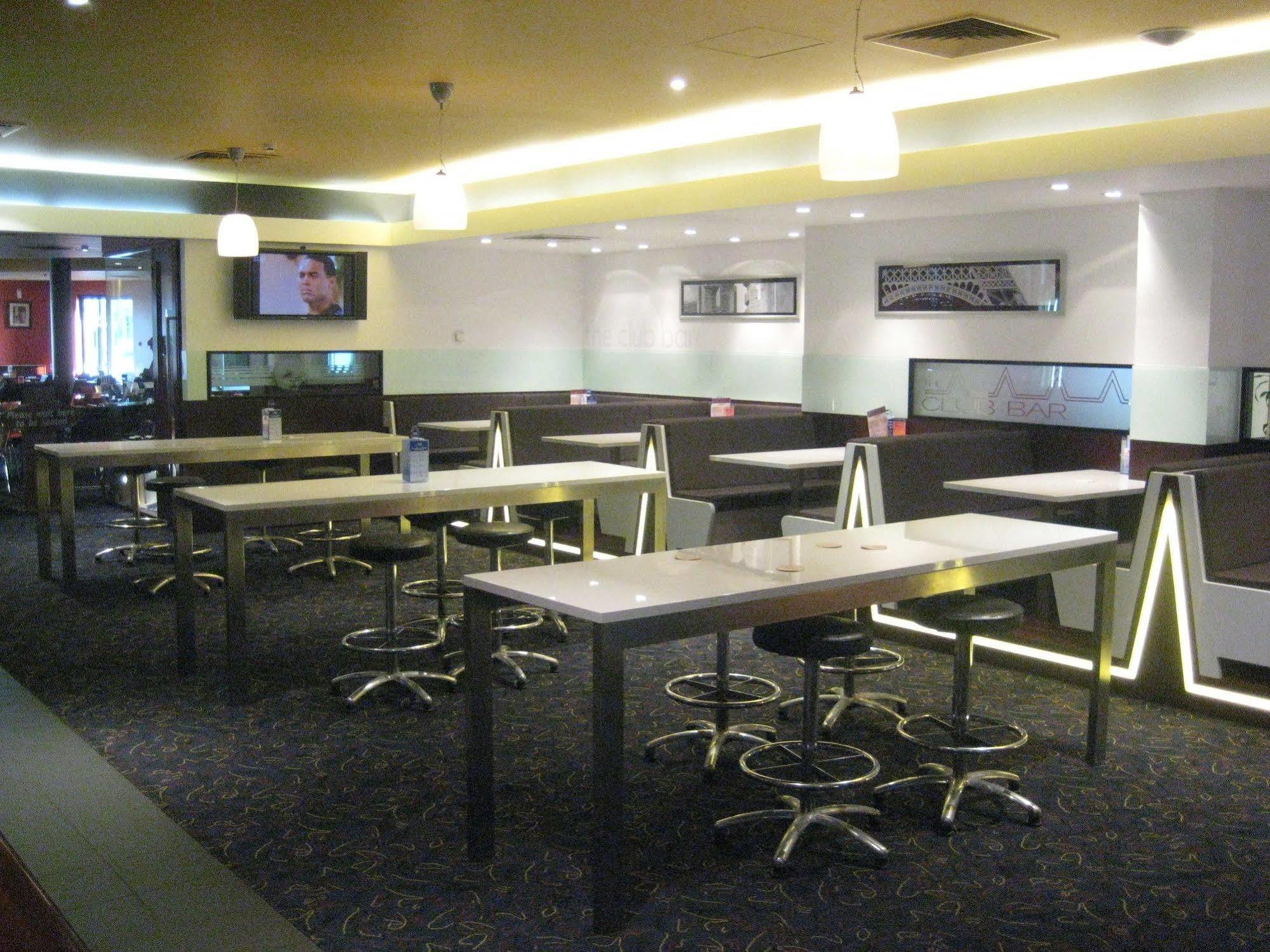 Mawson Lakes Hotel Adelaide Exterior foto